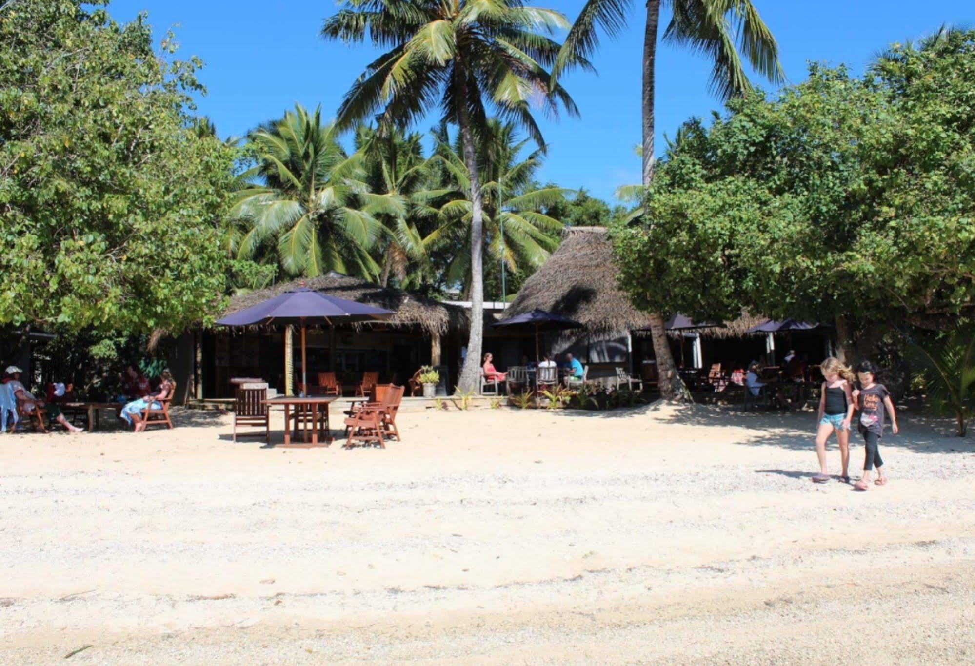 Tongan Beach Resort Utungake Exterior photo